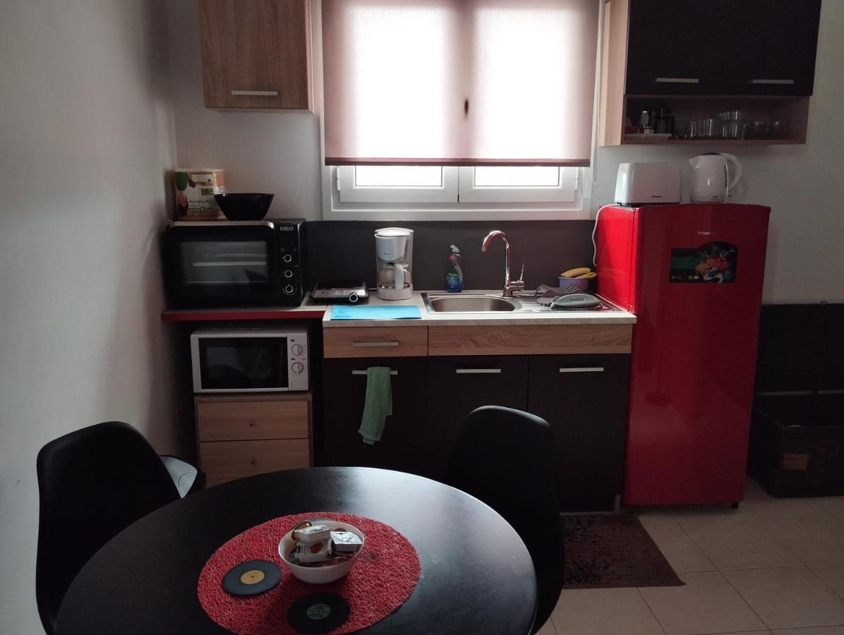 Studios Poseidonia Apartments 50 & 70 Sqm With Sea View Corinthe Extérieur photo