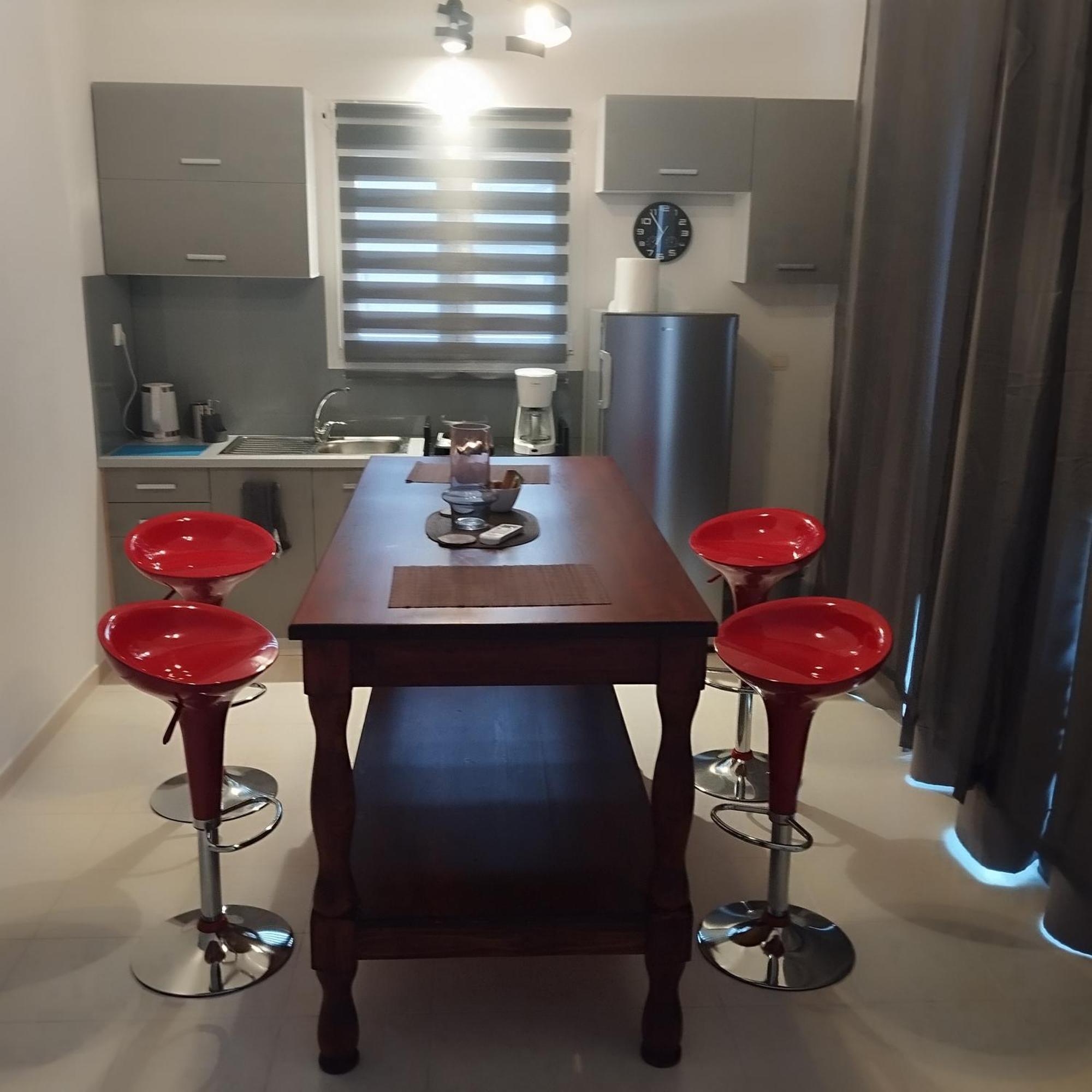 Studios Poseidonia Apartments 50 & 70 Sqm With Sea View Corinthe Extérieur photo